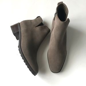 Blondo tan waterproof boots